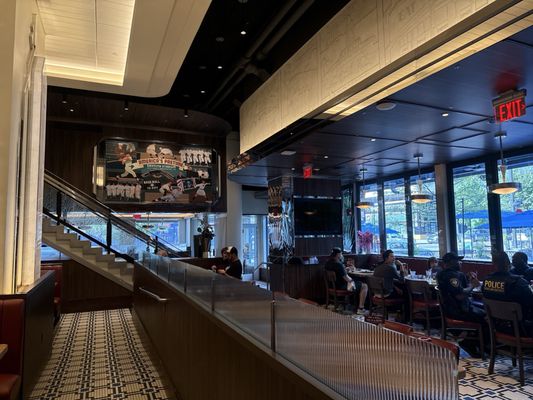 Silver Diner by null