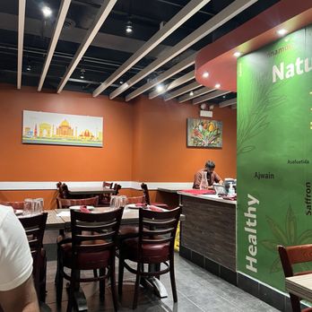 Himalayan Restaurant - Ambience - Indian Near Me - Chicago, Illinois Himalayan Restaurant - Ambience - Indian Near Me - Chicago, Illinois