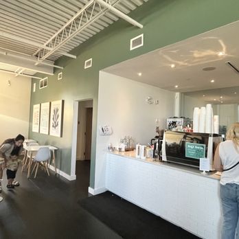 Circles and Squares - a coffee shop with customers - Bakeries Near Me - Toronto, Ontario