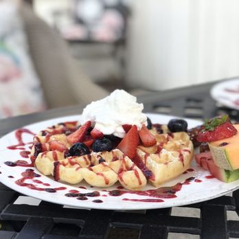 Cinnamon Bear Creekside Inn - Belgian waffle with berry coulis - Bed & Breakfast Near Me - Sonoma, California Cinnamon Bear Creekside Inn - Belgian waffle with berry coulis - Bed & Breakfast Near Me - Sonoma, California