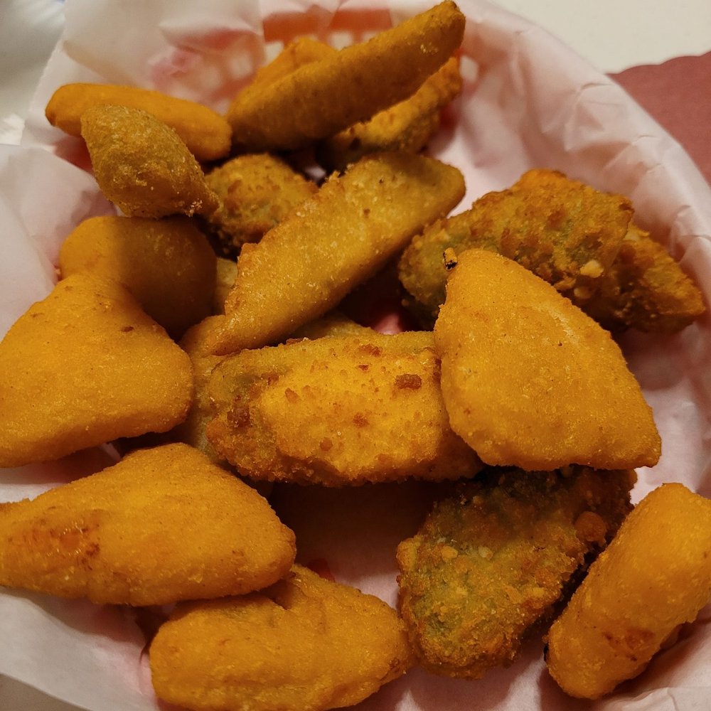 Hungry Horse Saloon - Mac and cheese bites, jalapeno poppers, and fried pickles - Sports Bars Near Me - Ericson, Nebraska Hungry Horse Saloon - Mac and cheese bites, jalapeno poppers, and fried pickles - Sports Bars Near Me - Ericson, Nebraska