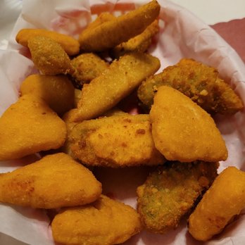 Hungry Horse Saloon - Mac and cheese bites, jalapeno poppers, and fried pickles - Sports Bars Near Me - Ericson, Nebraska Hungry Horse Saloon - Mac and cheese bites, jalapeno poppers, and fried pickles - Sports Bars Near Me - Ericson, Nebraska