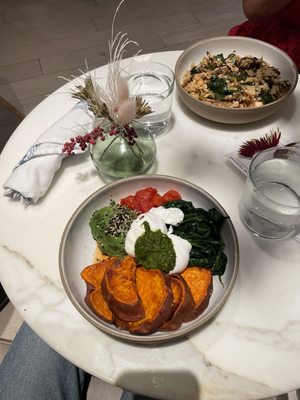 THE WELL Kitchen & Table by null