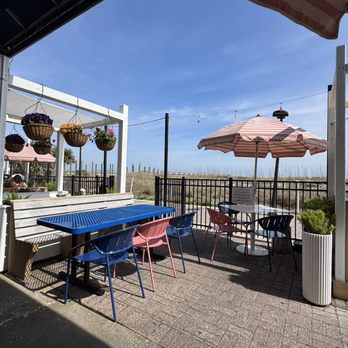 Sizemore’s Coastal Kitchen - Outside patio - Seafood Near Me - Jacksonville Beach, Florida Sizemore’s Coastal Kitchen - Outside patio - Seafood Near Me - Jacksonville Beach, Florida