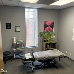 Max Barrett, DC - One of our Chiropractic treatment rooms
