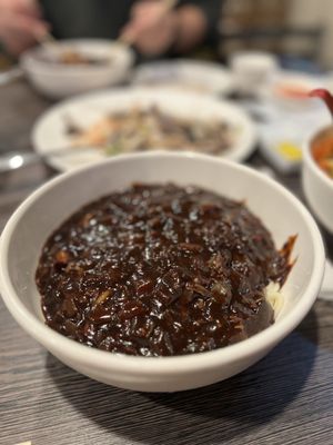 Yong Moon Lu by null