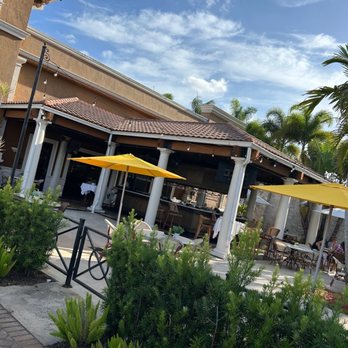 Brio Italian Grille - Patio dining - Italian Near Me - Pembroke Pines, Florida