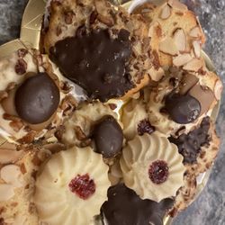 These butter cookies taste as good as they look!  love them