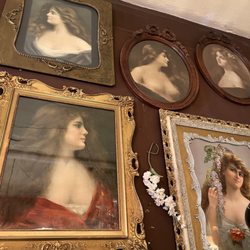 Les Belles Antiques
