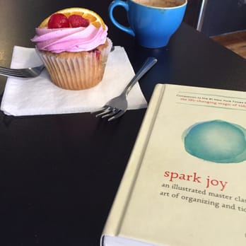 392 Caffé - Clinton - Sangria cupcake. - Coffee & Tea Near Me - Clinton, Iowa