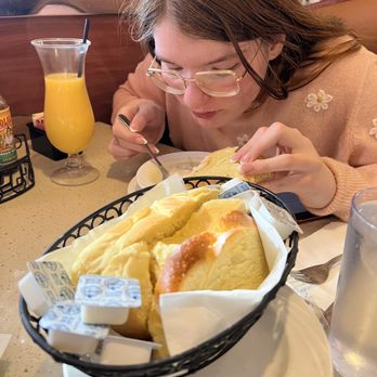 Seven Brothers Diner - Diners Near Me - Yonkers, New York