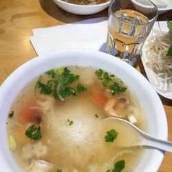 Pho Ho Vietnamese Noodle Soup - #31 Seafood Pho: very good, clear and clean tasting broth!