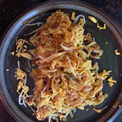 Viet Taste - Old greasy noodles mixed in with fresh and only 4 bland shrimp in their Pad Thai.