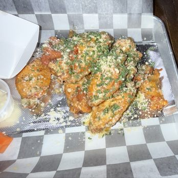 Forty Thieves - Garlic Parm Wings - Pubs Near Me - Buffalo, New York