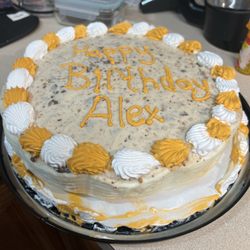 Dairy Queen - Dairy Queen Reese's Peanut Butter Cups BLIZZARD Cake