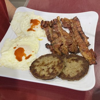 PUPUSERIA MANA - Bacon, sausage and eggs - Salvadoran Near Me - Alexandria, Virginia PUPUSERIA MANA - Bacon, sausage and eggs - Salvadoran Near Me - Alexandria, Virginia