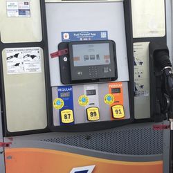 76 Gas Station - Refueling Station