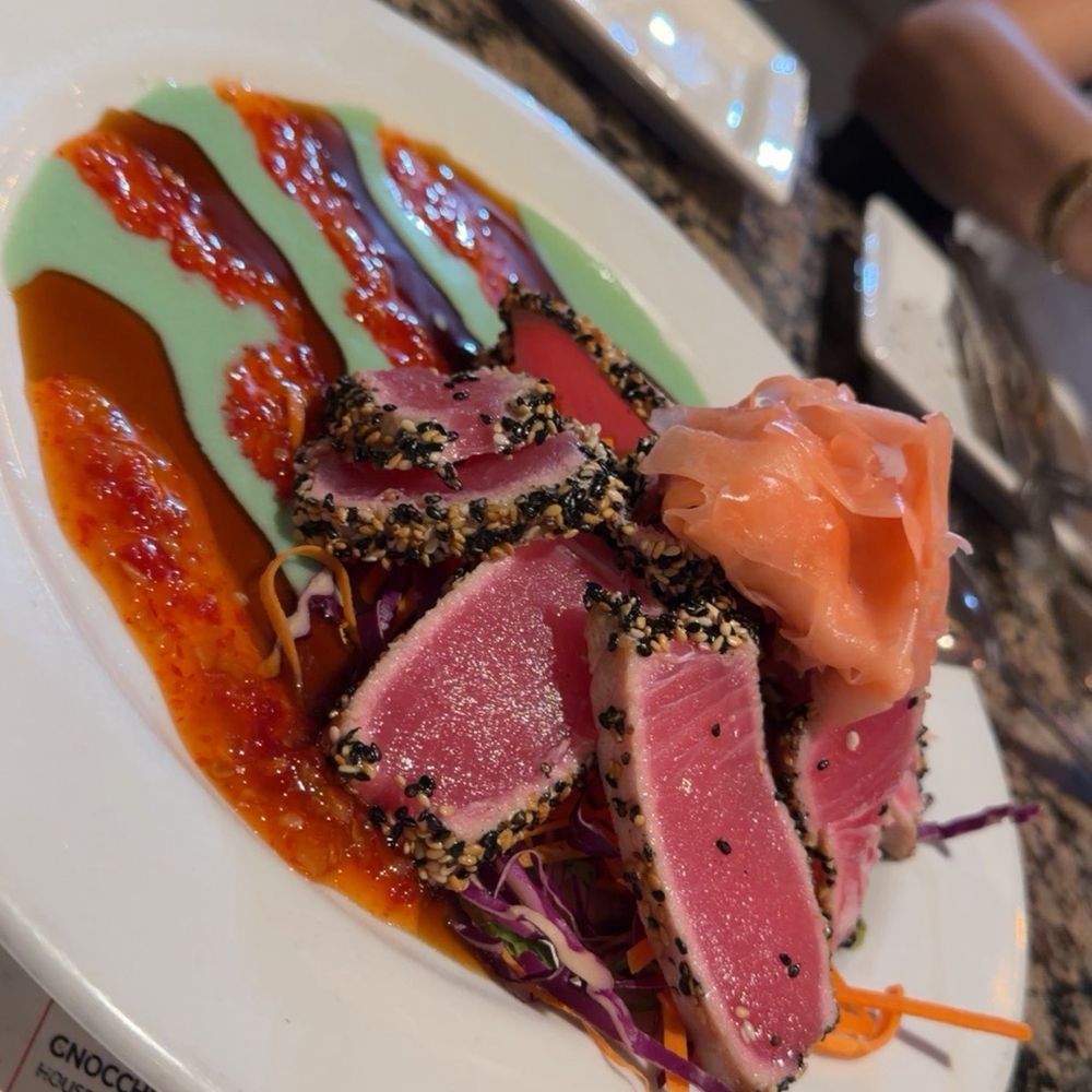 Delicious food and fantastic service!! Everything tasted super fresh. Highly recommend this spot. Delicious food and fantastic service!! Everything tasted super fresh. Highly recommend this spot.