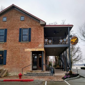 Beehive Augusta Tavern - Beehive Tavern - American Near Me - Augusta, Kentucky