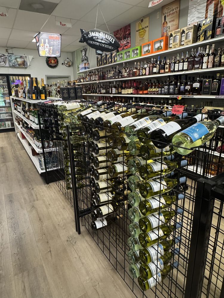 Canyon Lakes Liquor Logo