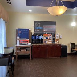 Holiday Inn Express & Suites Charleston NW - Cross Lanes - Coffee station. Nicely arranged and fully stacked. This should be the standard for all Holiday Inns!