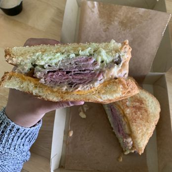 Full On Craft Eats & Drinks - Roast beef and cheddar - Bars Near Me - Rockville, Maryland