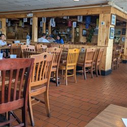 Mike's Bar & Crab House - The seating