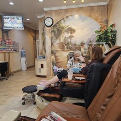 L & K Nail Spa