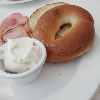 LimeTree Cafe - Bagel with cream cheese and bacon - Cafes Near Me - Kilmainham, D
