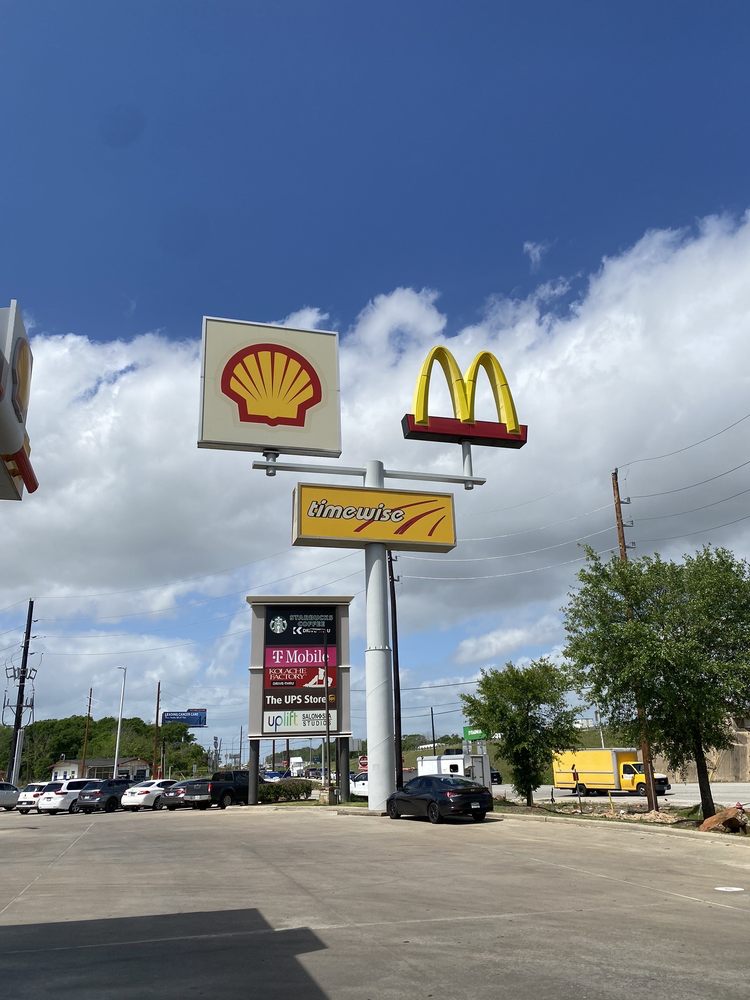 SHELL GAS STATION Updated September 2024 13 Photos 26149 Katy Fwy