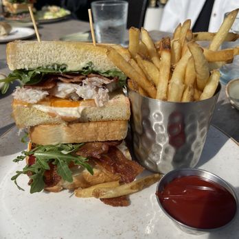 Downriggers - Dungeness crab blt - American Near Me - Friday Harbor, Washington Downriggers - Dungeness crab blt - American Near Me - Friday Harbor, Washington