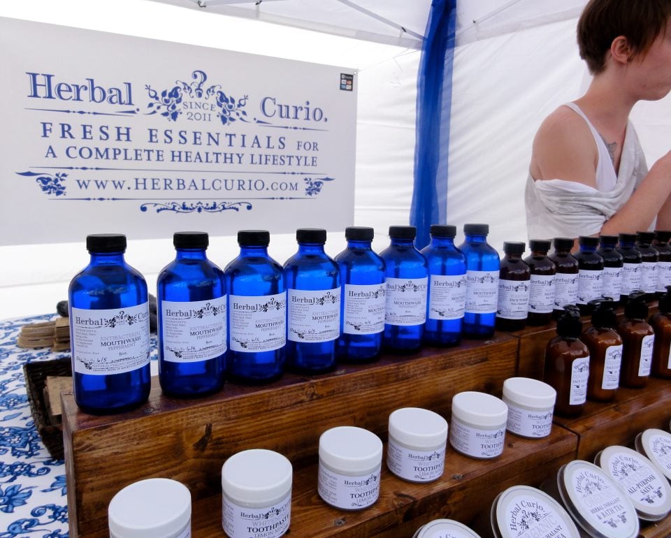 Herbal Curio Logo
