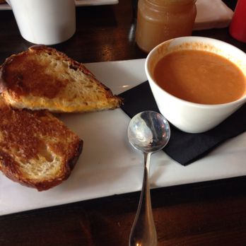 The Committed Pig - Grilled Cheese and Tomato Soup - American Near Me - Summit, New Jersey