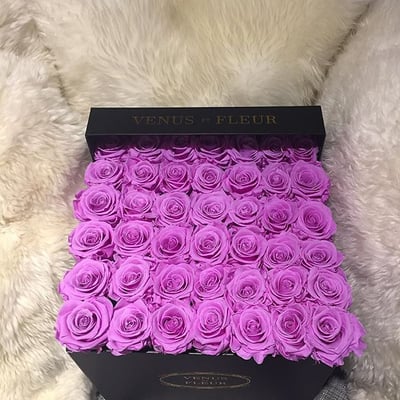 Venus et Fleur- Oculus World Trade Center Boutique by null