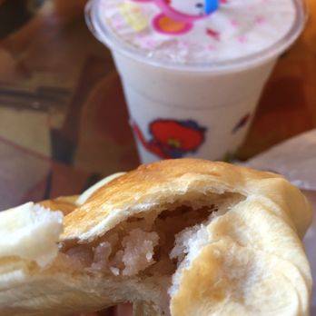 Bread Top House - Taro bun & taro smoothie in the back. I only tore a tiny corner and you already see the filling! $3.50 for both - Bakeries Near Me - Philadelphia, Pennsylvania Bread Top House - Taro bun & taro smoothie in the back. I only tore a tiny corner and you already see the filling! $3.50 for both - Bakeries Near Me - Philadelphia, Pennsylvania