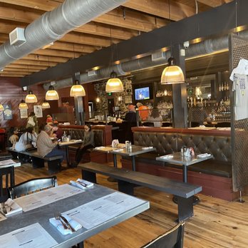 Mt. Washington Tavern - the interior of the restaurant - American Near Me - Baltimore, Maryland