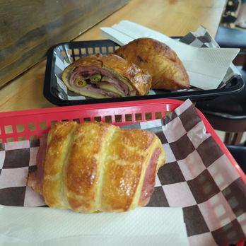 Charlotte Bakery - Croissant with ham and cheese, Christmas Bread, and Pabellón - Bakeries Near Me - Miami Beach, Florida Charlotte Bakery - Croissant with ham and cheese, Christmas Bread, and Pabellón - Bakeries Near Me - Miami Beach, Florida