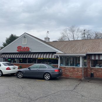 Bill's Drive-In - Outside - Burgers Near Me - Monroe, Connecticut