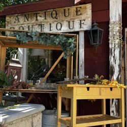 Antique Boutique - Welcome