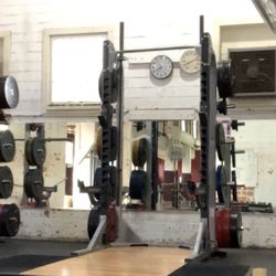 Central Post Gym - Squat racks!