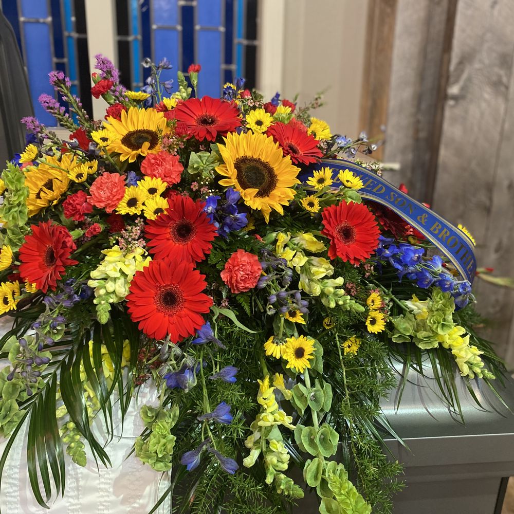 Oak Valley Florist - Casket Spray with full name
Roland Jack Mader - Florists Near Me - Beaumont, California Oak Valley Florist - Casket Spray with full name
Roland Jack Mader - Florists Near Me - Beaumont, California