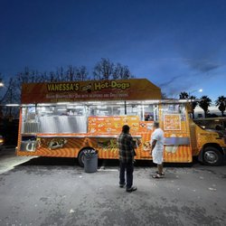 Vanessa's Hot Dogs - Story and Capital