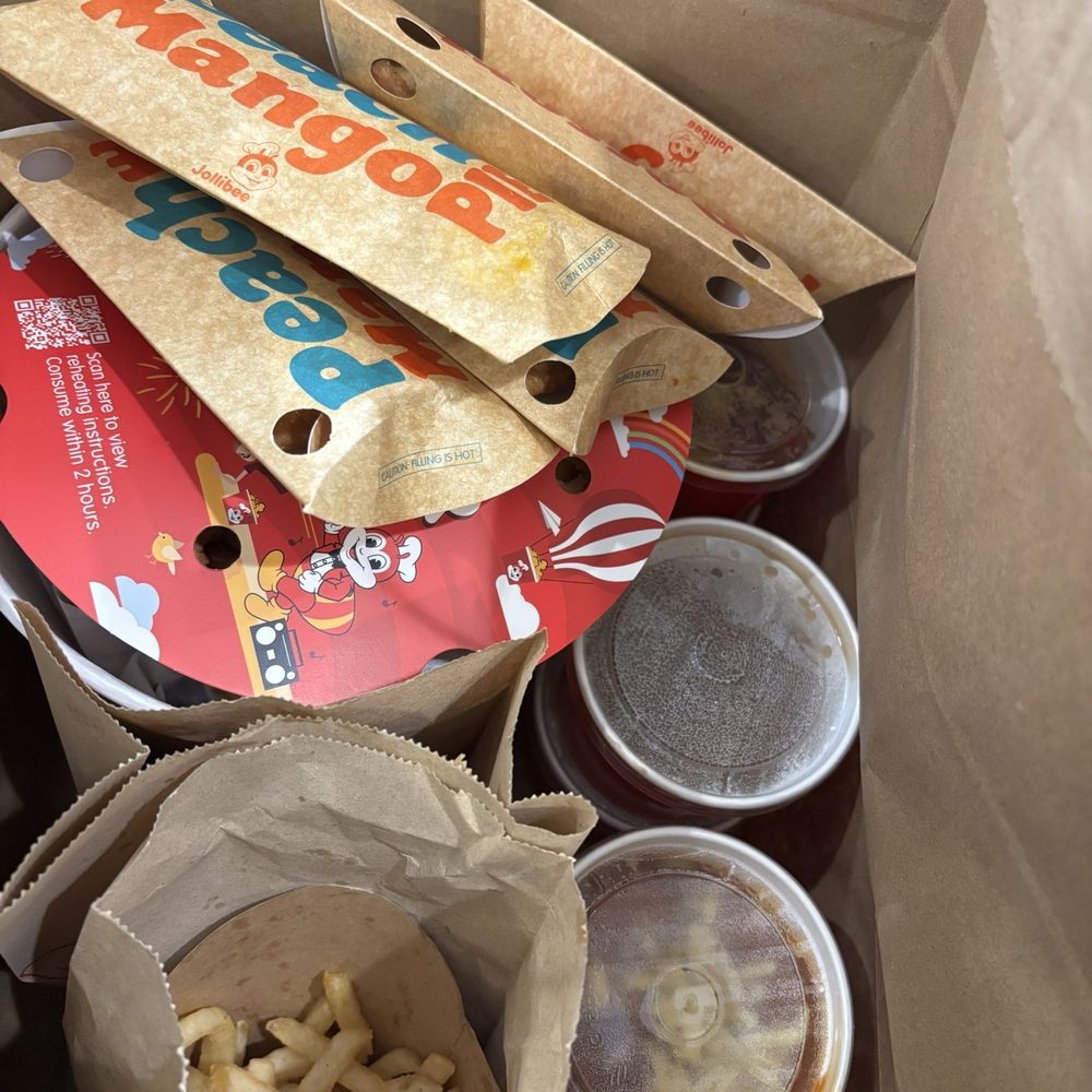 Jollibee - Bundle - Fast Food Near Me - Chicago, Illinois Jollibee - Bundle - Fast Food Near Me - Chicago, Illinois