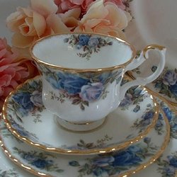 Chrisy's China and Silver - Photo