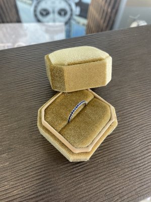 Mimo's Jewelry and Watches by null