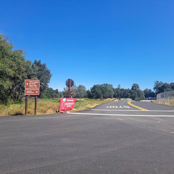 Granite Bay State Park - A road inside the large park - Parks Near Me Granite Bay State Park - A road inside the large park - Parks Near Me