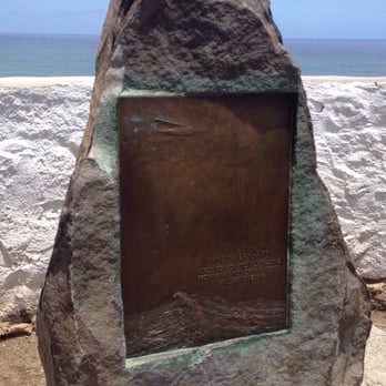 Diamond Head Lookout - Commemoration to Amelia Earhart - Parks Near Me - Honolulu, Hawaii Diamond Head Lookout - Commemoration to Amelia Earhart - Parks Near Me - Honolulu, Hawaii