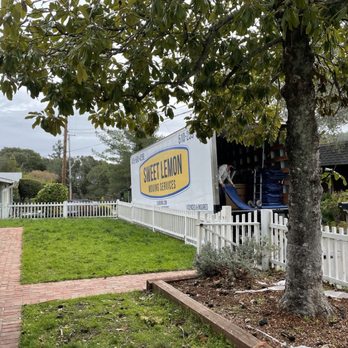 Sweet Lemon Moving Services - Arrival at our new place - Movers Near Me - Oakland, California Sweet Lemon Moving Services - Arrival at our new place - Movers Near Me - Oakland, California