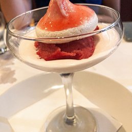 Raspberry sorbet pavlova Raspberry sorbet pavlova