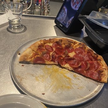 Yard House - Pepperoni Pizza - Bars Near Me - Tampa, Florida Yard House - Pepperoni Pizza - Bars Near Me - Tampa, Florida